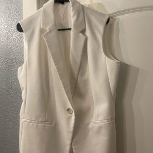 Sleeveless one button vest